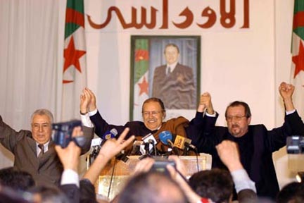 Chefs de l'UGTA soutiennent Bouteflika, 2 mars 2004