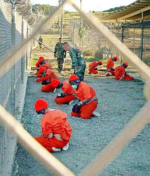 Prisoners at U.S.' Guantánamo torture prison.
