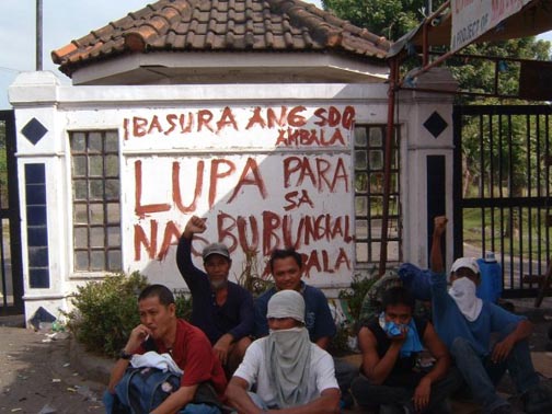 Protesters at Hacienda Luisita, Philippines, November 2004.