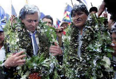 Alvaro García Linares y Evo Morales en campaña.