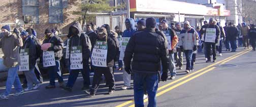Transit strikers, East New York, 21.12.05