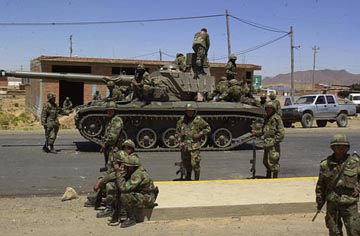 Tanque en Patacamaya, 16.10.03