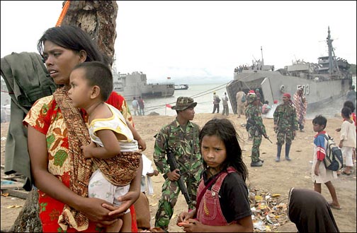 Indonesian tsunami refugees