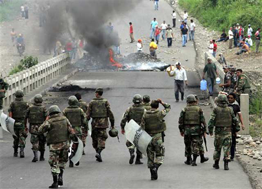 Barricade of striking oil workers in Orellana province, March 2006