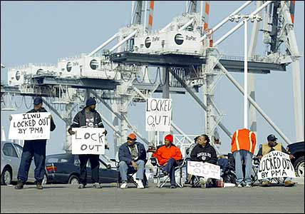 oakland lockout october ilwu 2002 labor port pma mobilize picketers longshore docks picket lines report